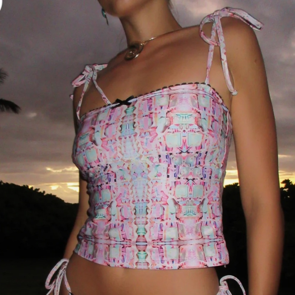 NWT M strawberry milk mob tankini